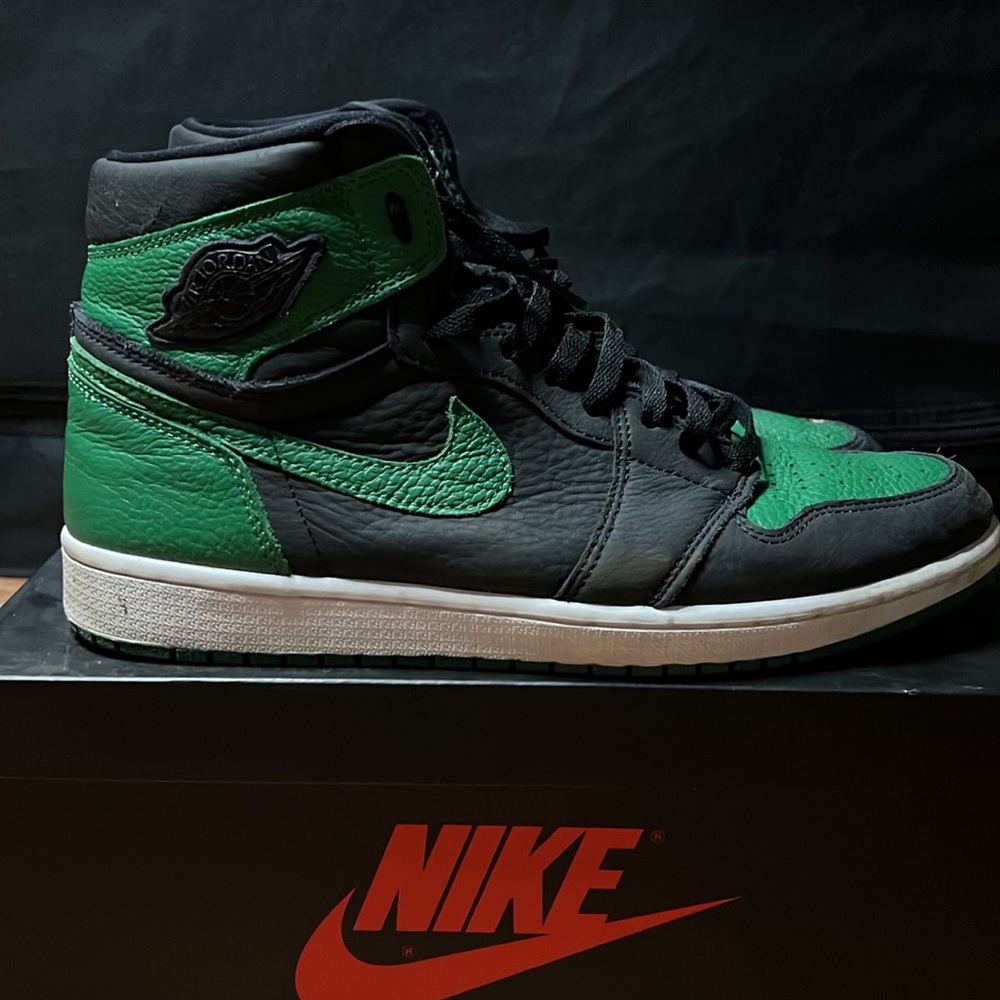 AIR JORDAN 1 RETRO HIGH OG 'PINE GREEN'